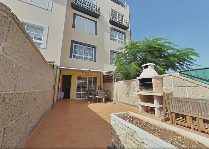 アパート Beautiful Duplex In